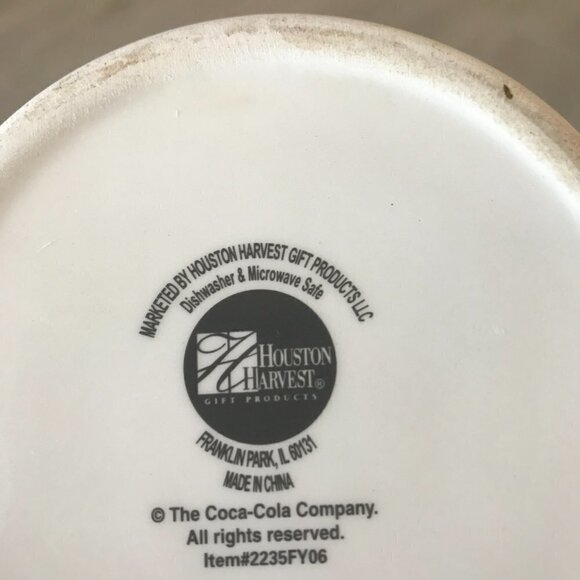 Coca Cola Mug Red and White Nostalgic Americana Oversize 20 oz. Soda Pop - Picture 5 of 11